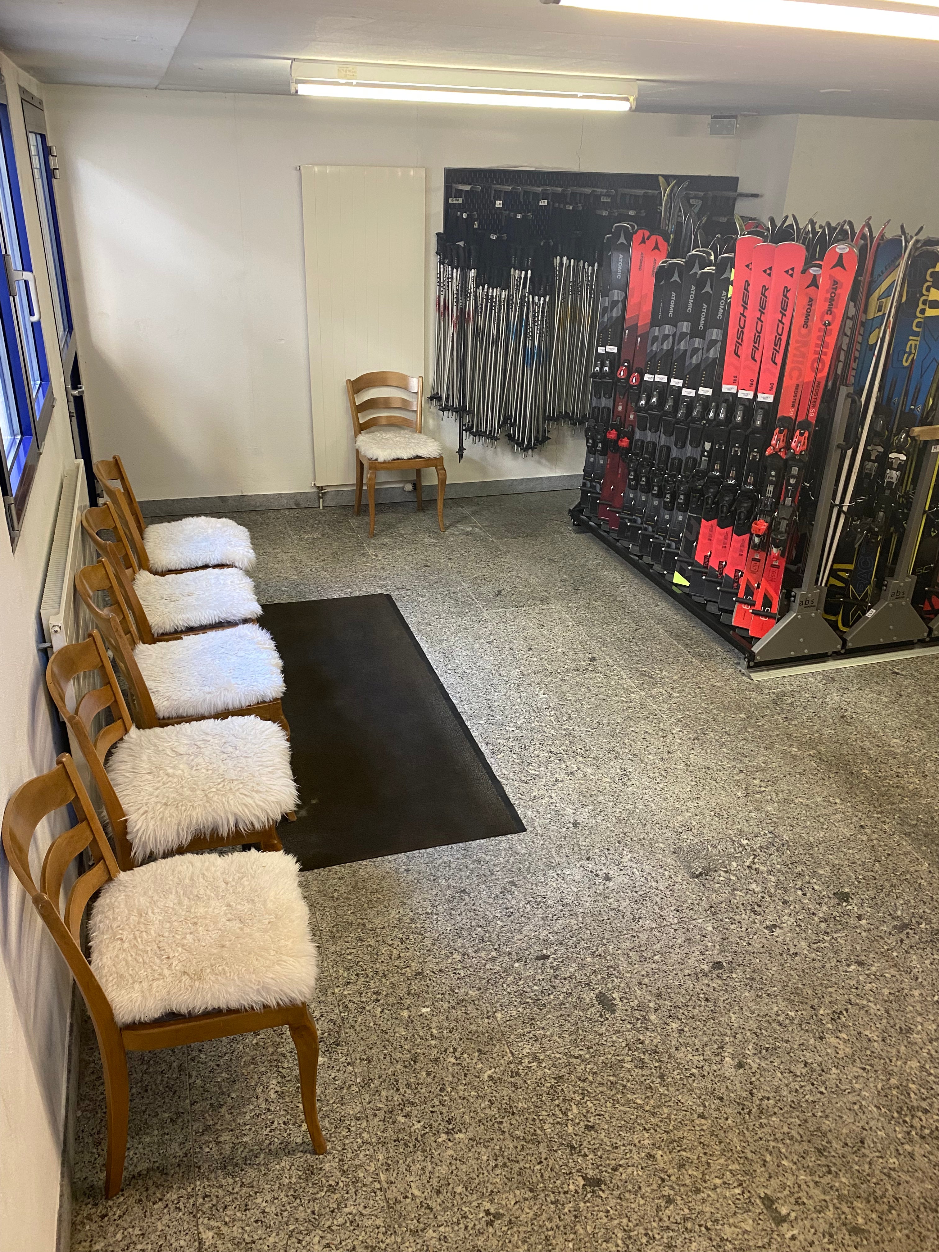 Ski mieten Saas-Grund – nur 2 Minuten vom Montela Resort, Hotel Olympia und Apartments Feehof